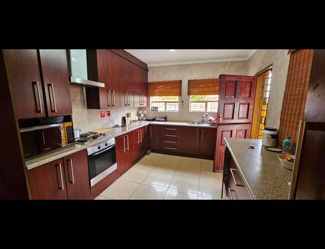 4 BEDROOM HOUSE FOR SALE IN DANVILLE